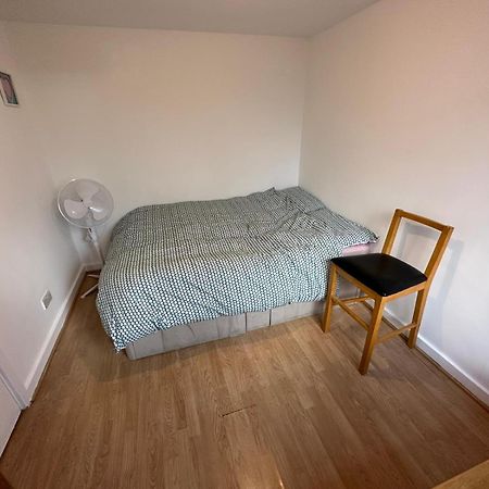 Newbury Apartment Лондон Екстериор снимка